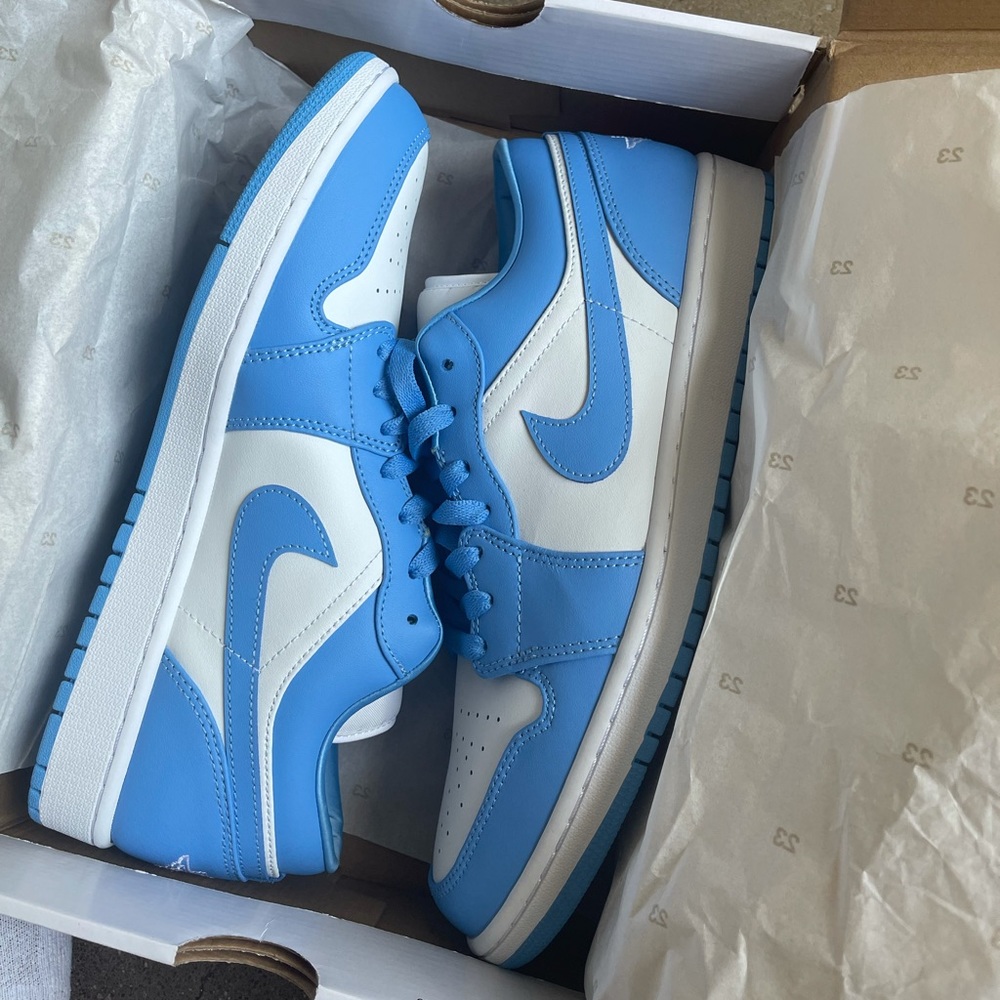 Jordan 1 Low UNC